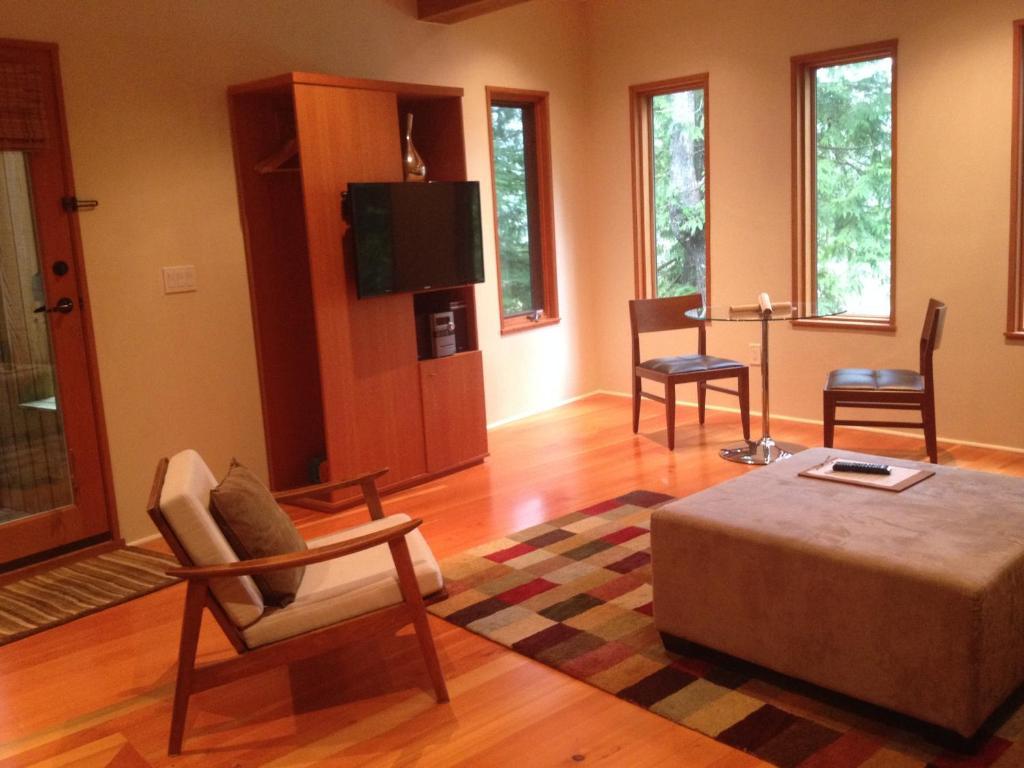 Hyphocus Inn Ucluelet Δωμάτιο φωτογραφία